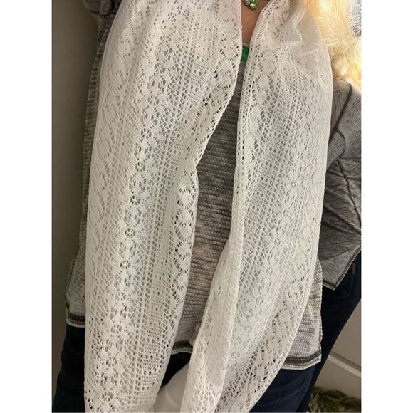 ❤️🧣BEAUTIFUL DESIGNER SCARF🧣❤️INFINITY LONG EUC GIFT TEXTURED WHITE